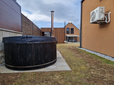 Hot tub